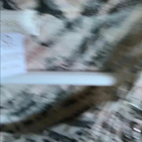 Chicos Womenβs Black & White Pattern Top withLong Sleeves Size 0 - Picture 5 of 6